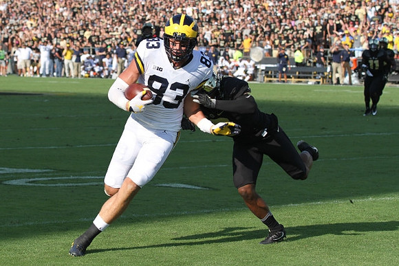 Zach Gentry (83)