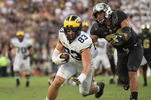 Nolan Ulizio (70) and Zach Gentry (83)