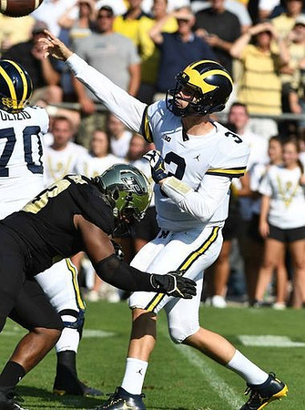 Nolan Ulizio (70) and Wilton Speight (3)