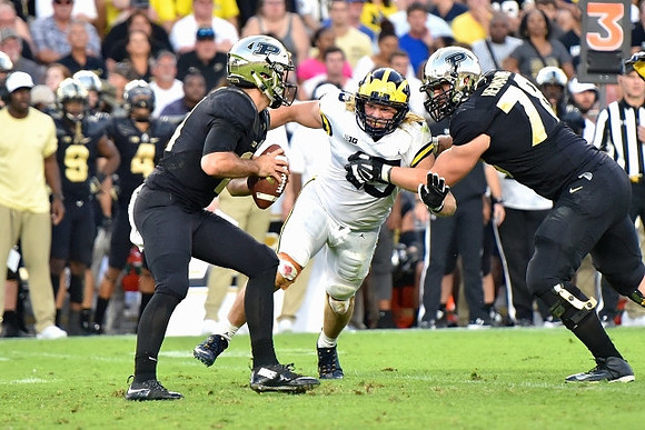 Chase Winovich (15)