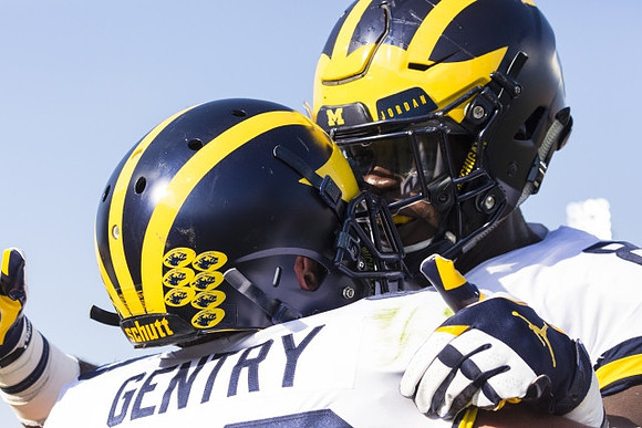 Zach Gentry (83) and Nick Eubanks (82)