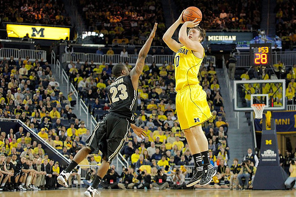 Zack Novak (0)