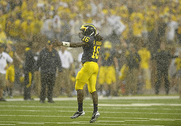 Denard Robinson (16)