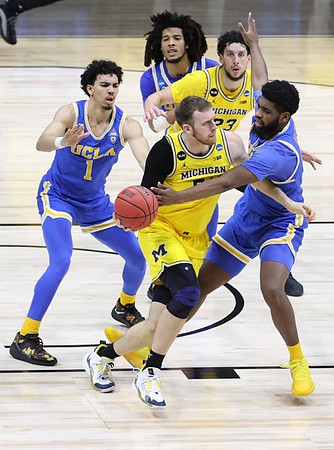Austin Davis (51) and Brandon Johns Jr. (23)