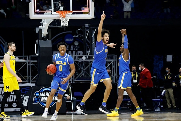 Hunter Dickinson (1)