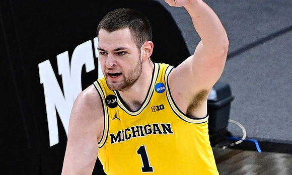 Hunter Dickinson (1)