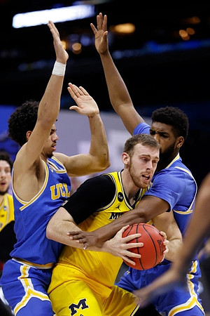 Austin Davis (51) and Brandon Johns Jr. (23)