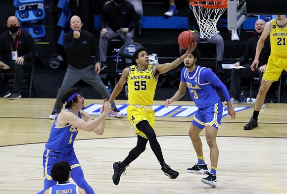Eli Brooks (55) and Franz Wagner (21)