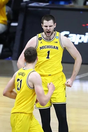 Franz Wagner (21) and Hunter Dickinson (1)