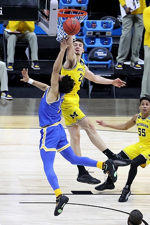 Franz Wagner (21) and Eli Brooks (55)