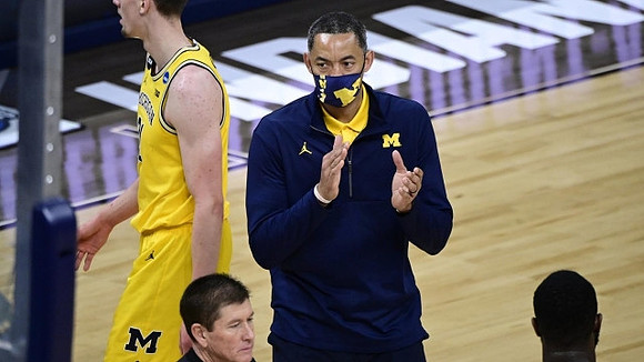 Franz Wagner (21) and Juwan Howard