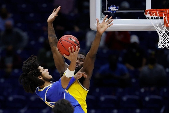 Chaundee Brown Jr. (15)