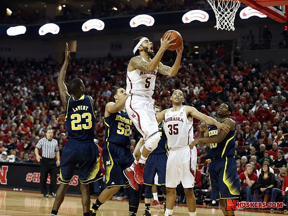 Caris LeVert (23), Jordan Morgan (52), Nik Stauskas (11), and Derrick Walton Jr. (10)
