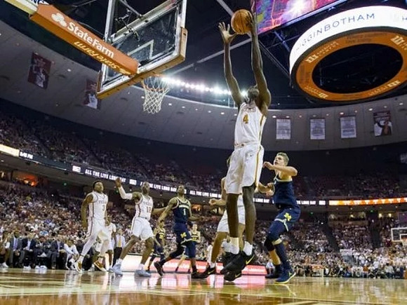 Charles Matthews (1) and Moritz Wagner (13)