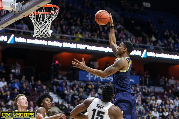 Charles Matthews (1) and Ignas Brazdeikis (13)