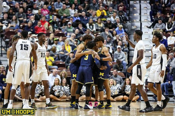 Isaiah Livers (4), Zavier Simpson (3), and Jordan Poole (2)