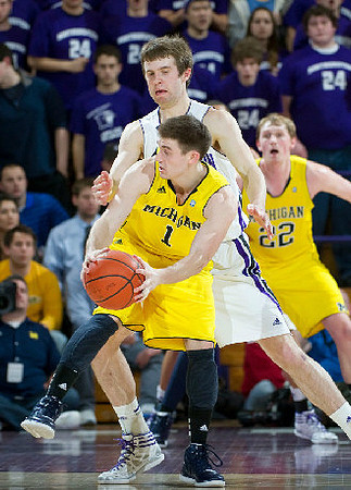 Stu Douglass (1) and Blake McLimans (22)