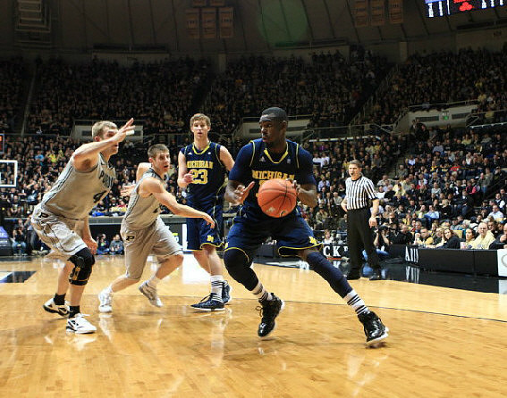 Evan Smotrycz (23) and Tim Hardaway Jr. (10)