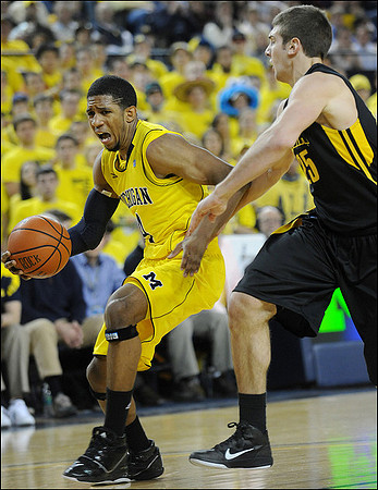 Darius Morris (4)