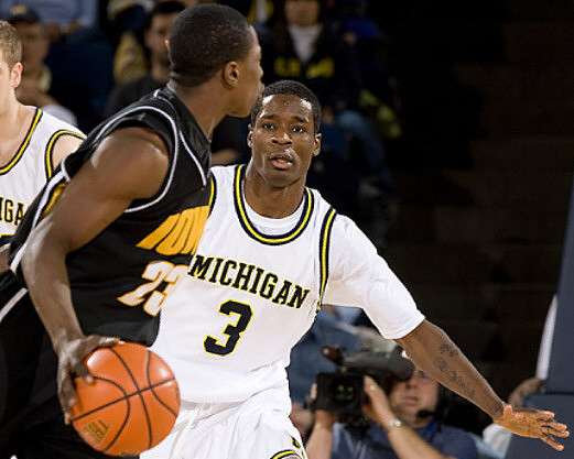Manny Harris (3) and Zack Gibson (32)