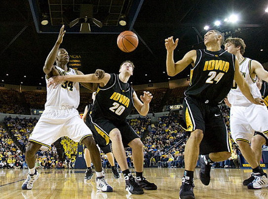 DeShawn Sims (34) and Zack Novak (0)