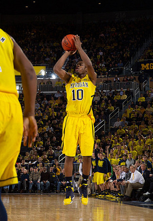 Derrick Walton Jr. (10)