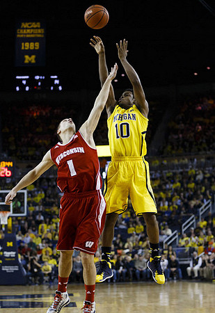 Derrick Walton Jr. (10)