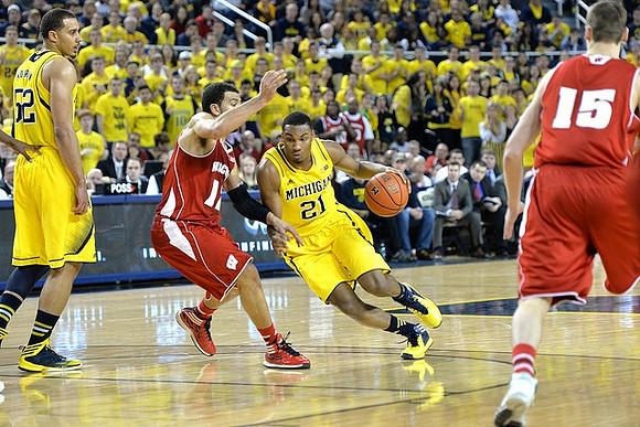 Jordan Morgan (52) and Zak Irvin (21)