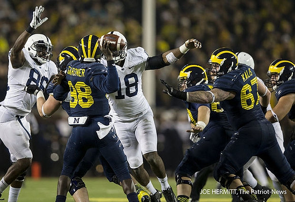 Devin Gardner (98) and Kyle Kalis (67)