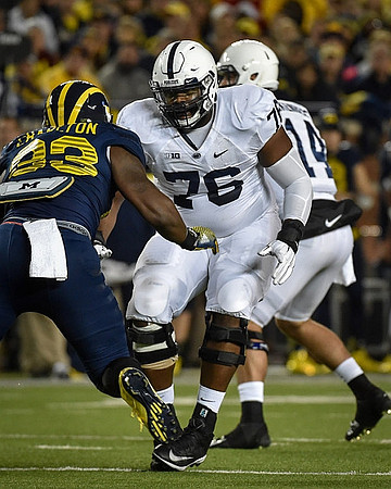 Taco Charlton (33)