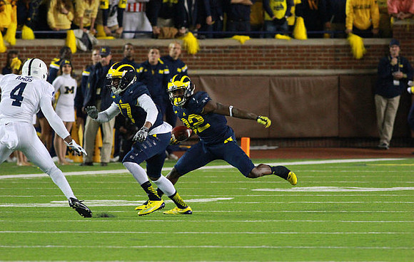 Freddy Canteen (17) and Amara Darboh (82)