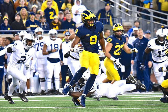 Donovan Peoples-Jones (9) and Joe Hewlett (27)