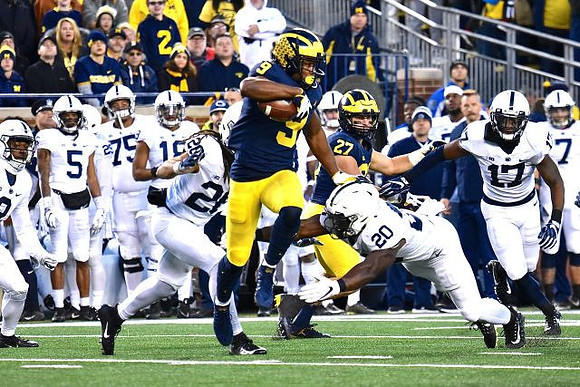Donovan Peoples-Jones (9) and Joe Hewlett (27)