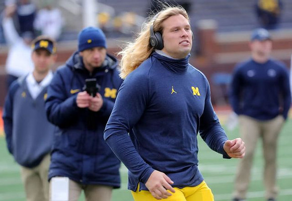 Chase Winovich (15)