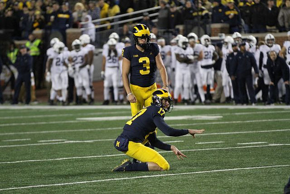 Quinn Nordin (3) and Will Hart (17)