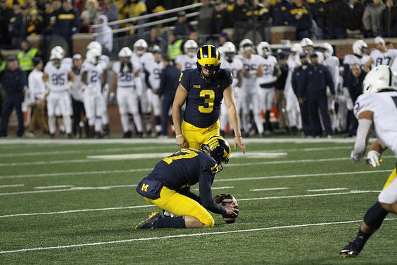 Quinn Nordin (3) and Will Hart (17)