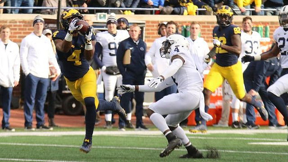 Nico Collins (4) and Nick Eubanks (82)