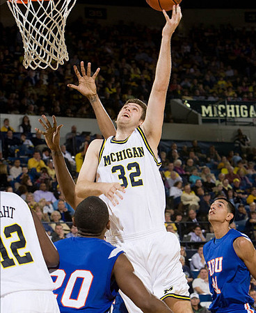 Zack Gibson (32) and Anthony Wright (12)
