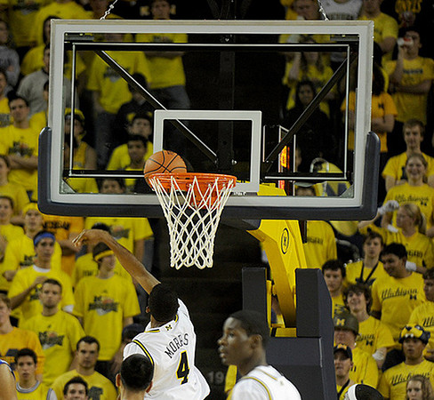Darius Morris (4) and Manny Harris (3)