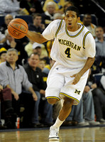 Darius Morris (4)