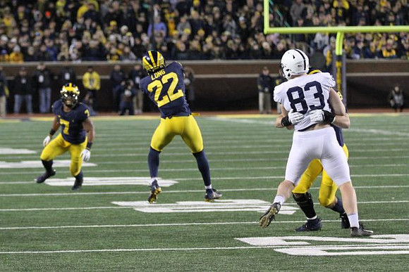 Khaleke Hudson (7) and David Long (22)