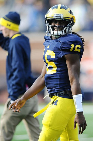 Denard Robinson (16)