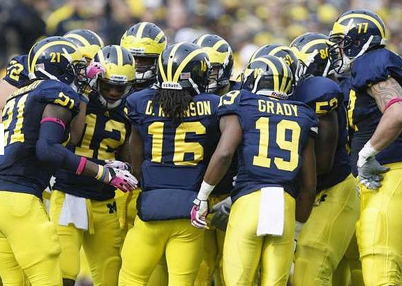 Mark Huyge (72), Junior Hemingway (21), Roy Roundtree (12), Kelvin Grady (19), Ricky Barnum (52), Kevin Koger (86), and Taylor Lewan (77)