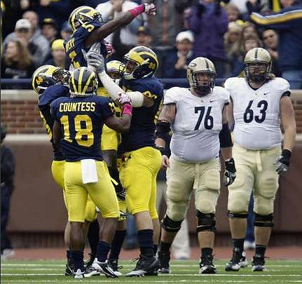 Blake Countess (18), Mike Martin (68), Courtney Avery (5), and Craig Roh (88)