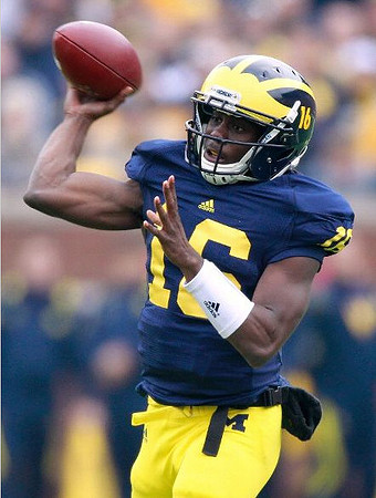 Denard Robinson (16)