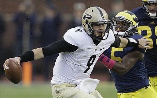 Courtney Avery (5) and Craig Roh (88)