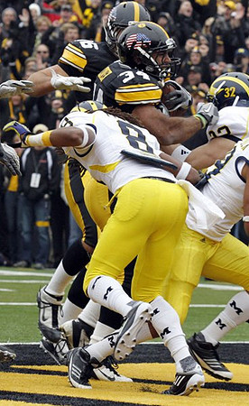 J.T. Floyd (8) and Jordan Kovacs (32)