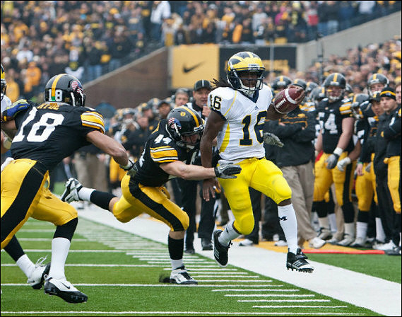 Denard Robinson (16)