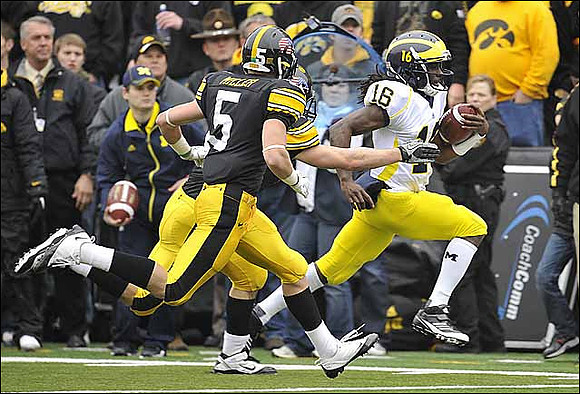 Denard Robinson (16)