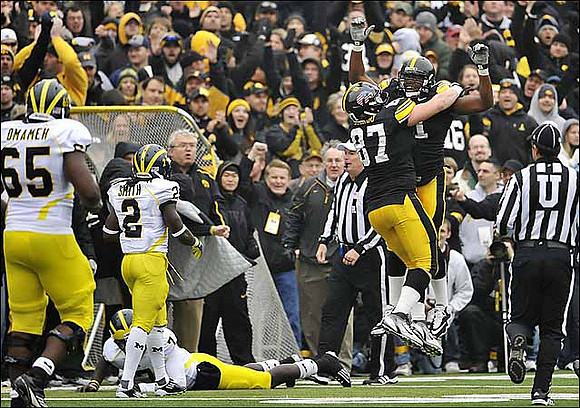 Patrick Omameh (65), Vincent Smith (2), and Devin Gardner (7)